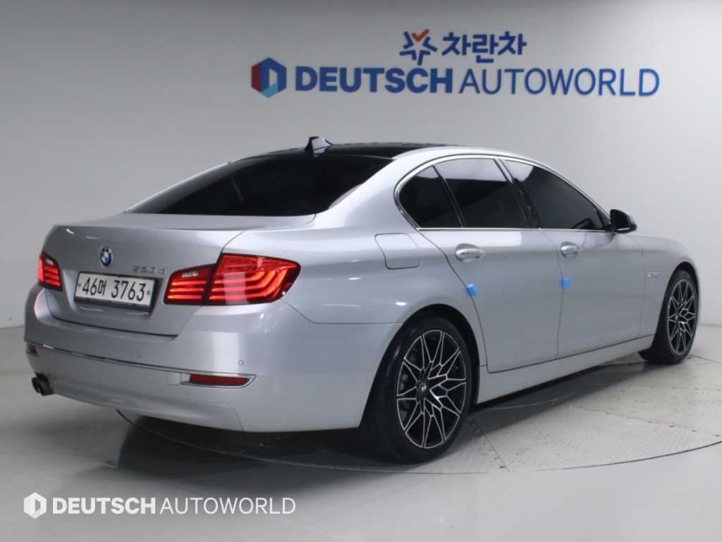 BMW 5시리즈 520d 사진 2/20