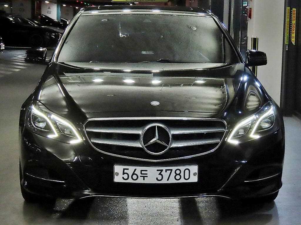 벤츠 E 클래스 E220 블루텍 아방가르드 사진 2/20