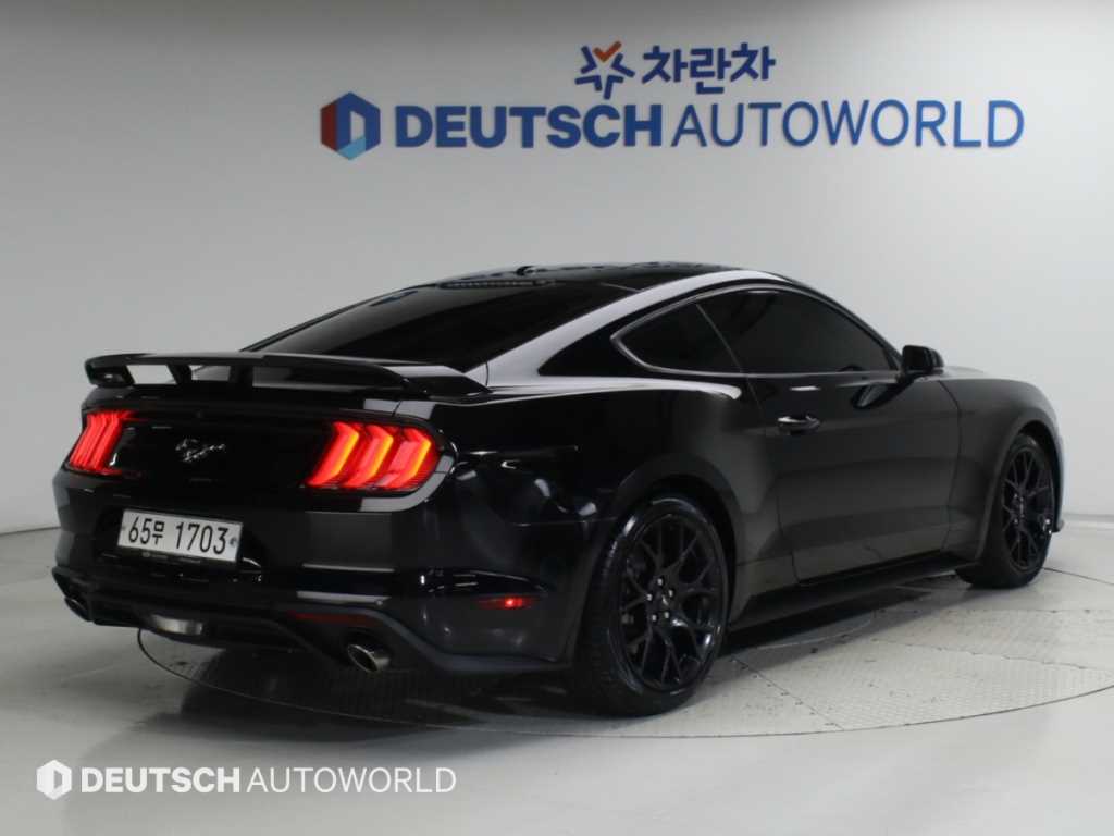 포드 머스탱 2.3 쿠페 사진 2/20