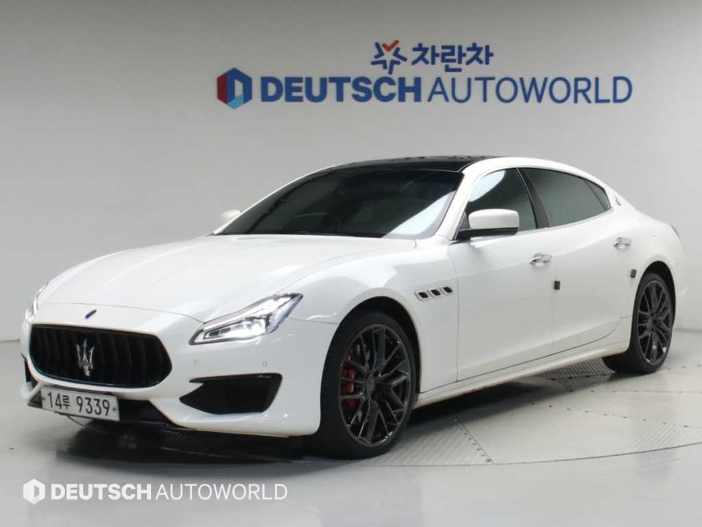 콰트로포르테 GTS 3.8 V8 2015년식