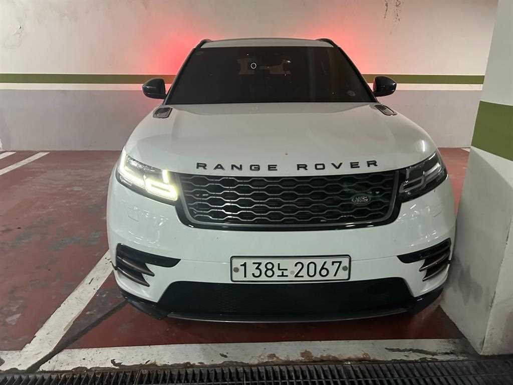 랜드로버 레인지로버 벨라 2.0 D240 R-다이나믹 SE 사진