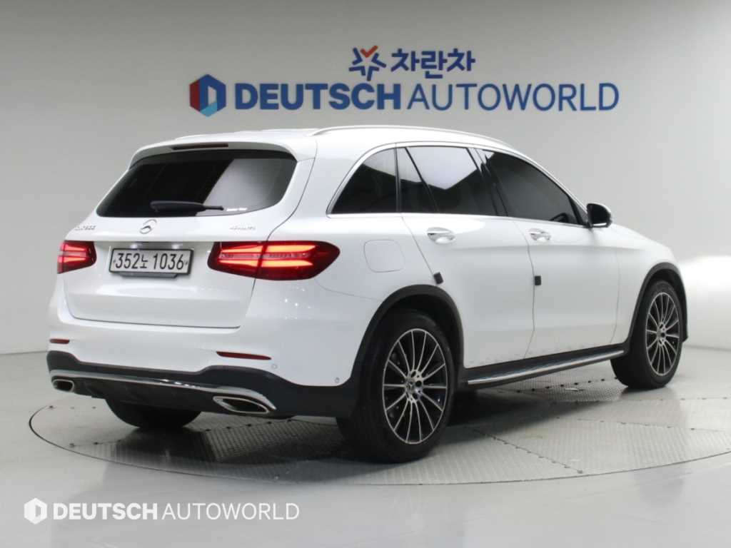 벤츠 GLC 클래스 GLC 300 4MATIC 사진 2/20