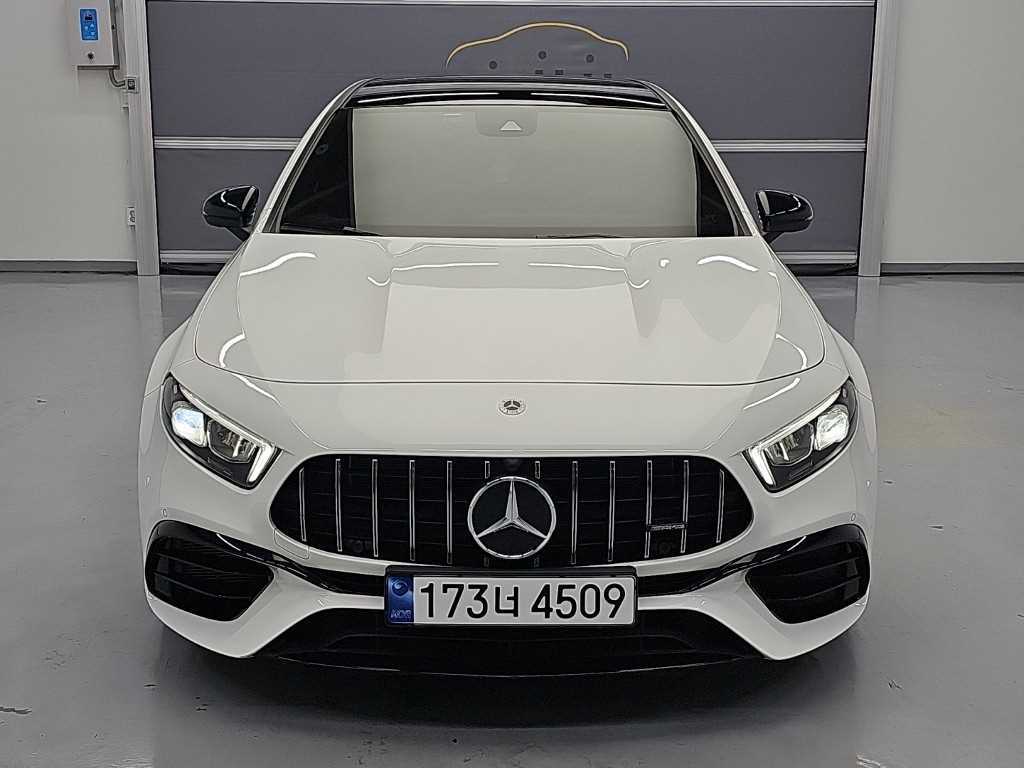 벤츠 A 클래스 AMG A45 4MATIC+ 해치백 사진