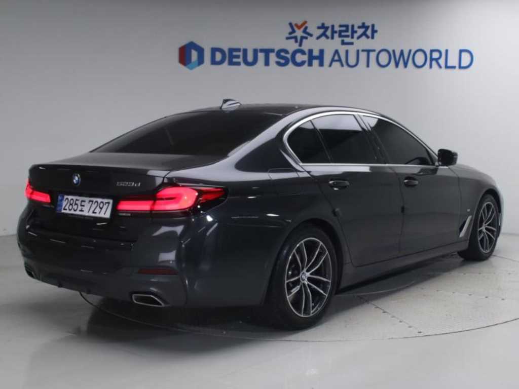BMW 5시리즈 523d M 스포츠 사진 2/20