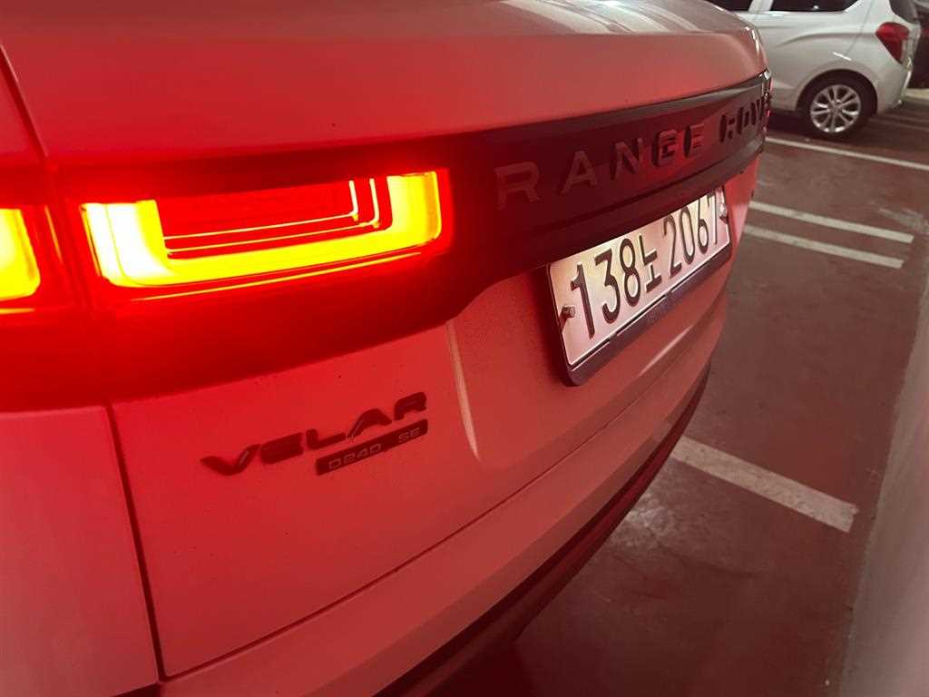 랜드로버 레인지로버 벨라 2.0 D240 R-다이나믹 SE 사진 2/10