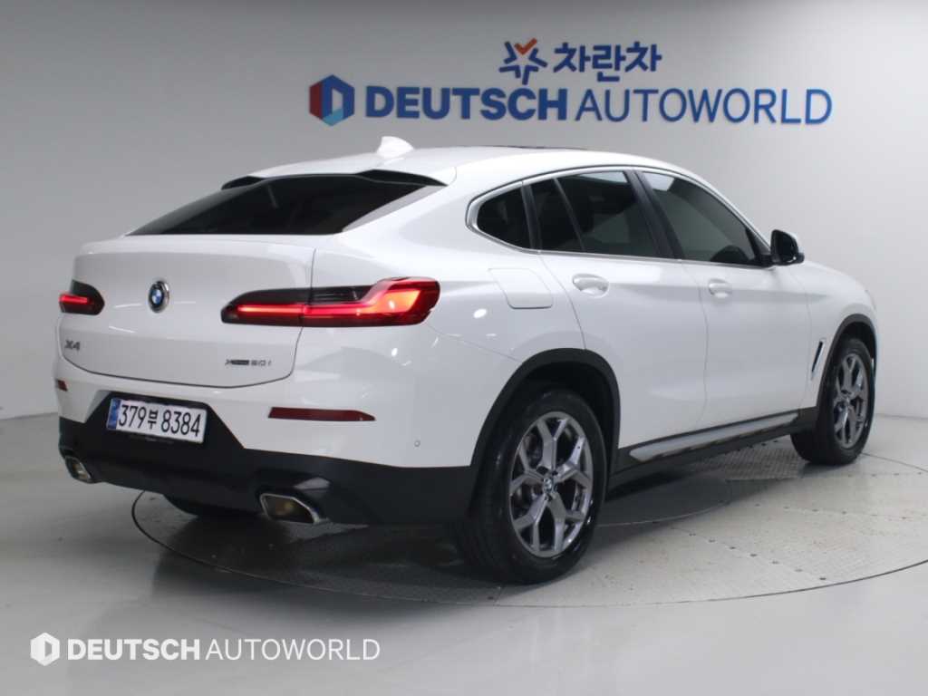 BMW X4 xDrive 20i xLine 사진 2/20