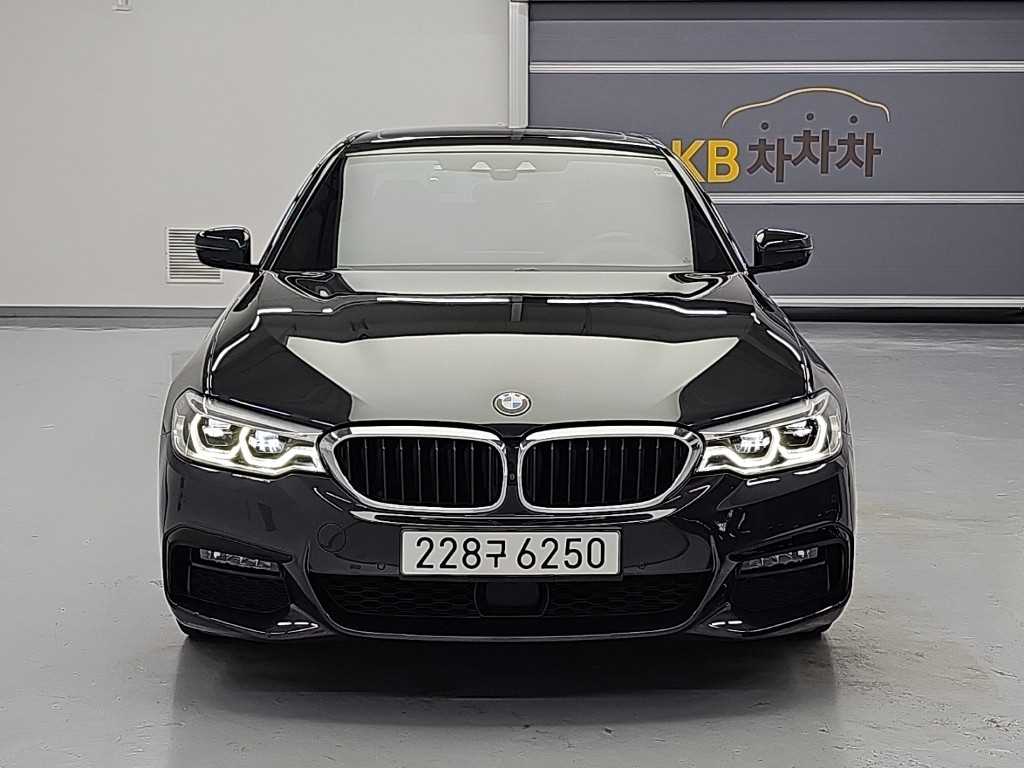 BMW 5시리즈 530i xDrive M 스포츠 플러스 사진 2/19