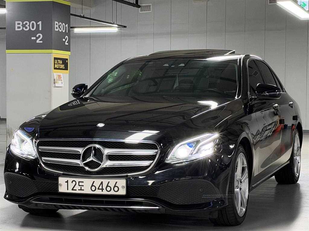 벤츠 E 클래스 E220d 4MATIC 아방가르드 사진