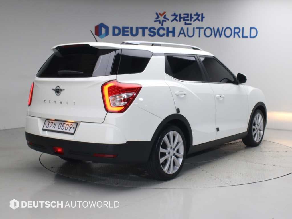 KGM 티볼리 2WD 디젤 1.6 IX 사진 2/20