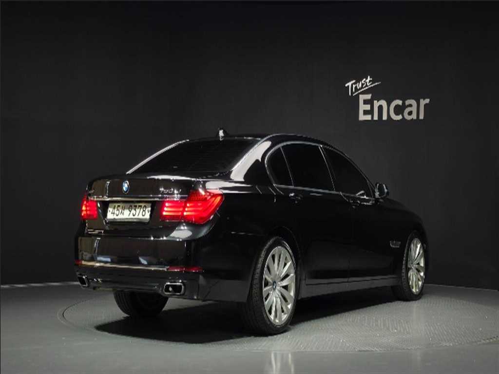 BMW 7시리즈 750 Li xDrive 인디비주얼 사진 2/20
