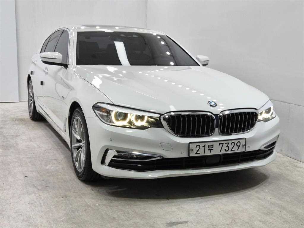 BMW 5시리즈 520i 럭셔리 사진 2/20