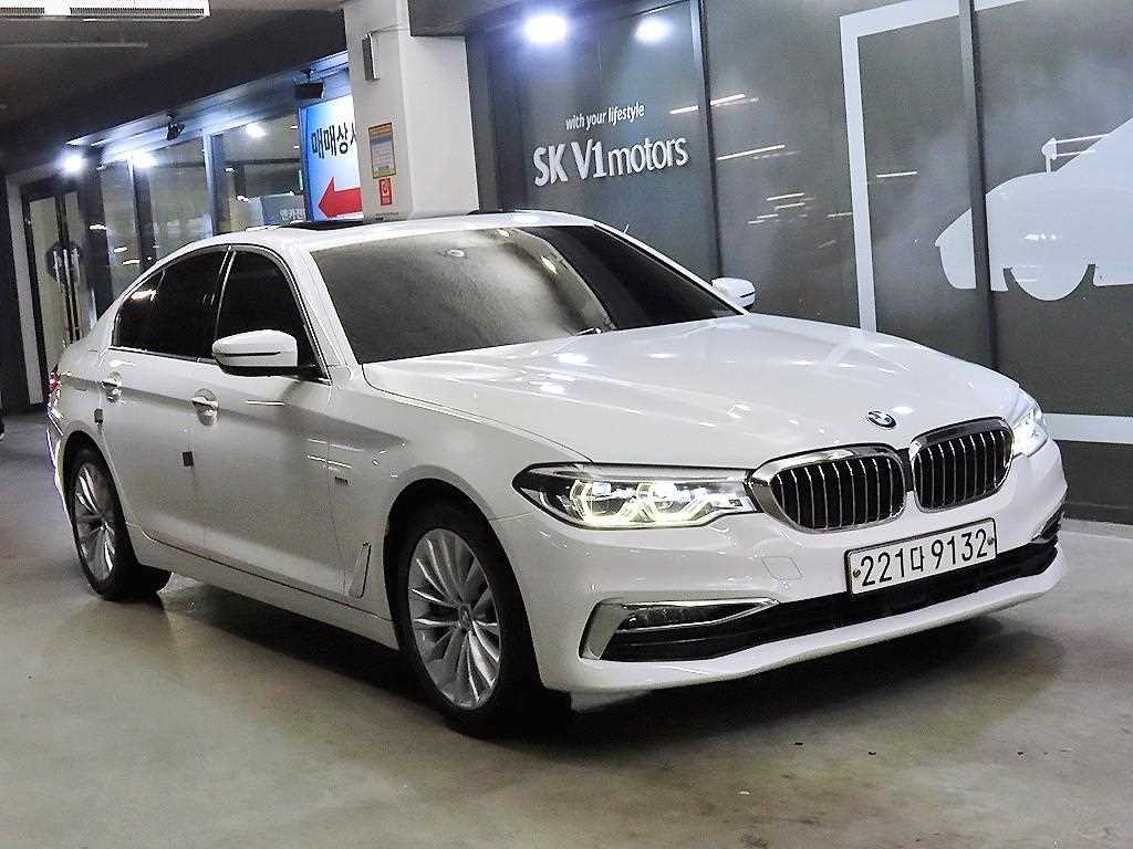 BMW 5시리즈 530i xDrive 럭셔리 플러스 사진 2/20