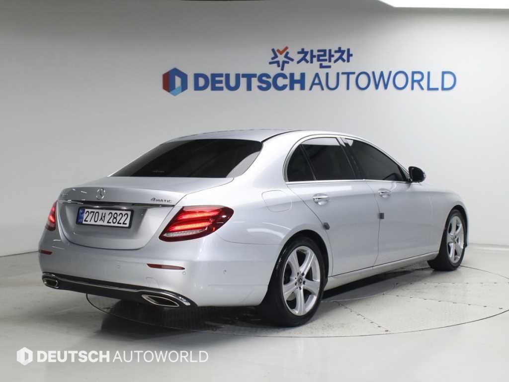 벤츠 E 클래스 E200 아방가르드 사진 2/20