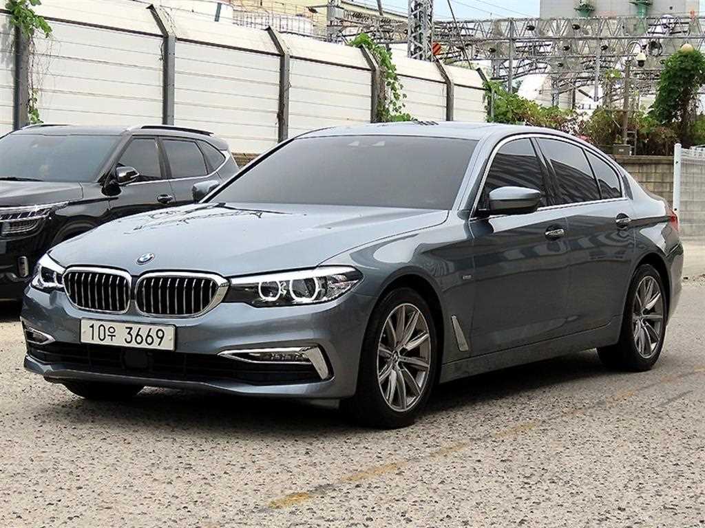 BMW 5시리즈 520i 럭셔리 사진 2/20
