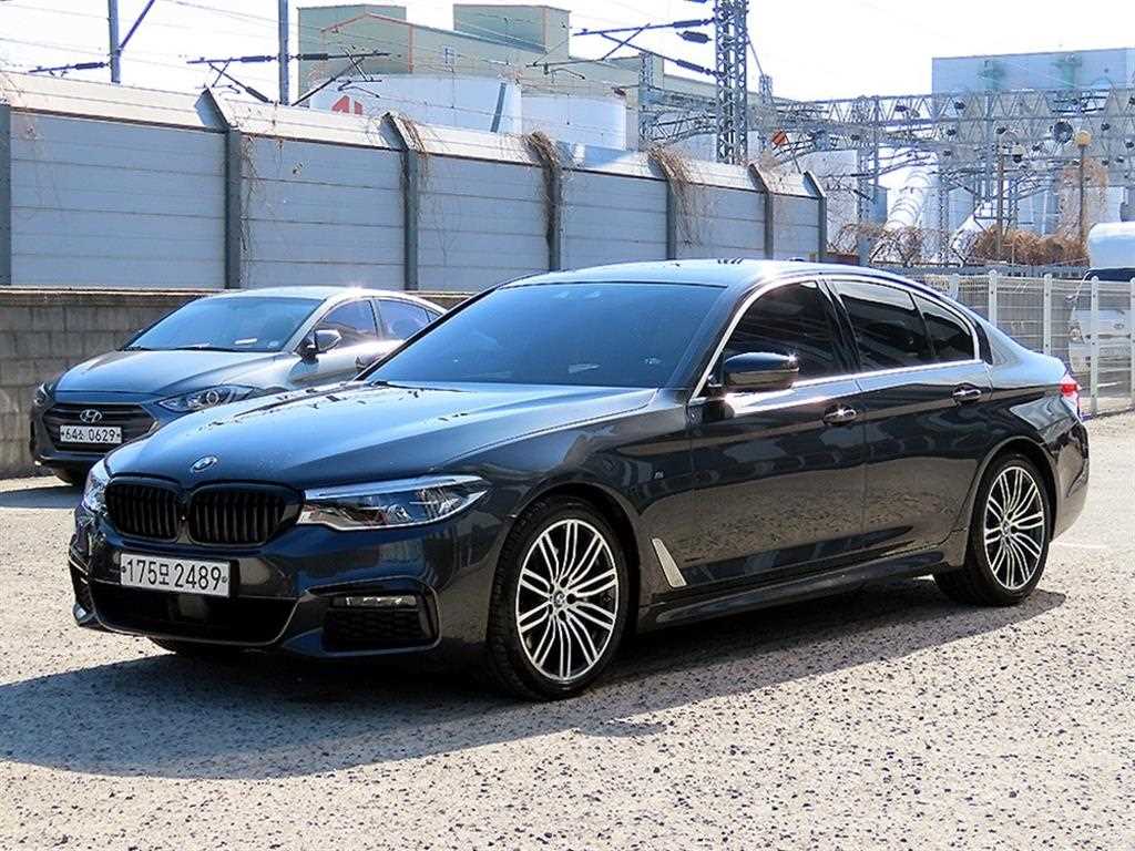 BMW 5시리즈 530i M 스포츠 플러스 사진 2/20