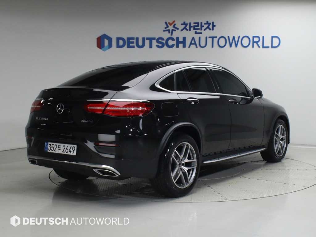 벤츠 GLC 클래스 GLC 220 d 4MATIC 쿠페 사진 2/20