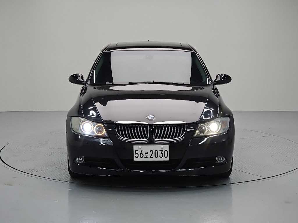 BMW 3시리즈 320i 세단 사진 2/19