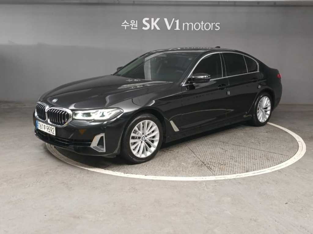 BMW 5시리즈 530i xDrive M 스포츠 사진 2/19