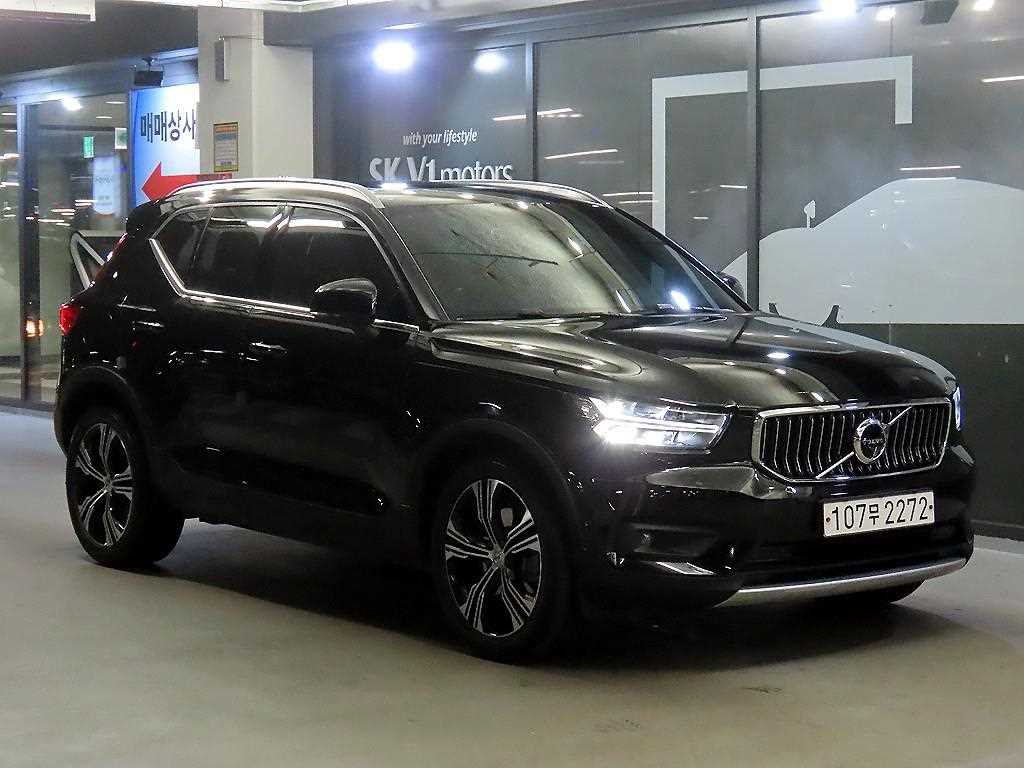 볼보 XC40 B4 AWD 인스크립션 사진