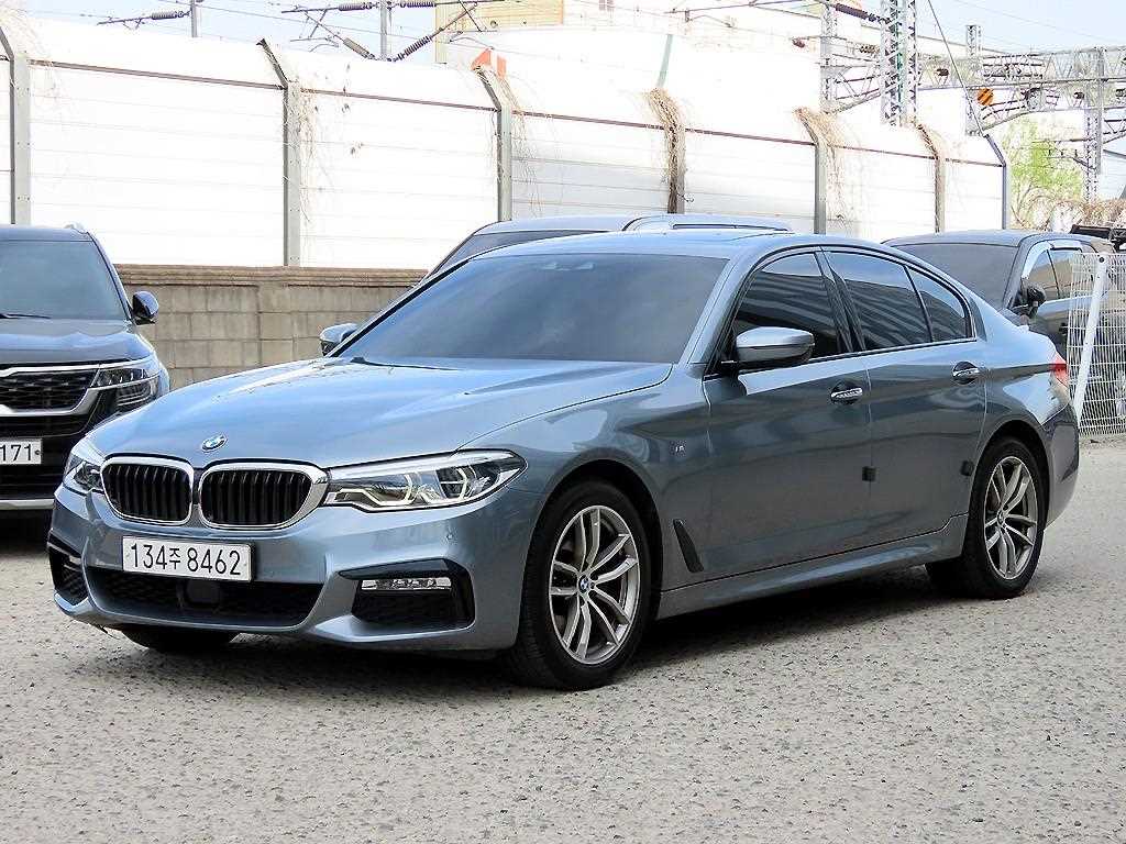 BMW 5시리즈 520d M 스포츠 플러스 사진 2/20
