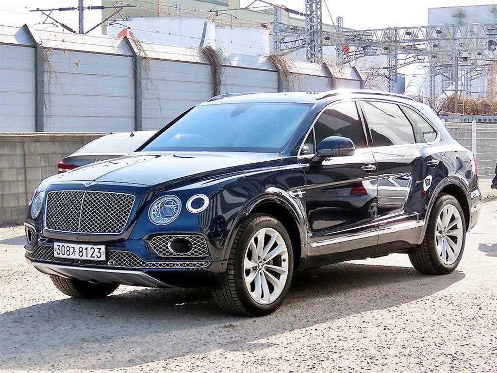 벤틀리 벤테이가 4.0 V8 사진 2/20
