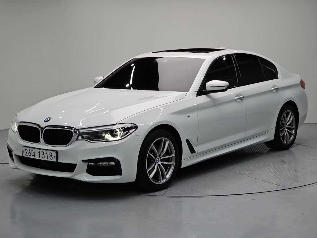 BMW 5시리즈 520d xDrive M 스포츠 플러스 사진