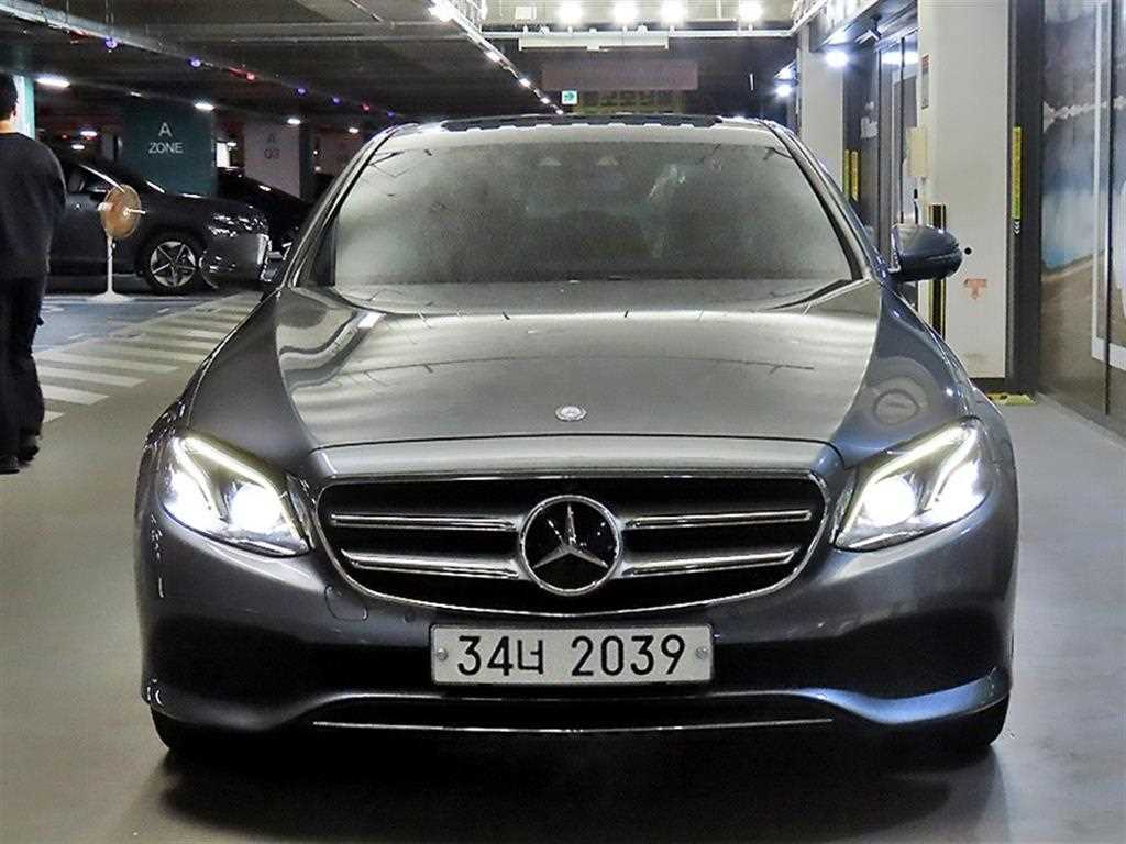 벤츠 E 클래스 E300 4MATIC 아방가르드인텔리전트드라이브 사진 2/20
