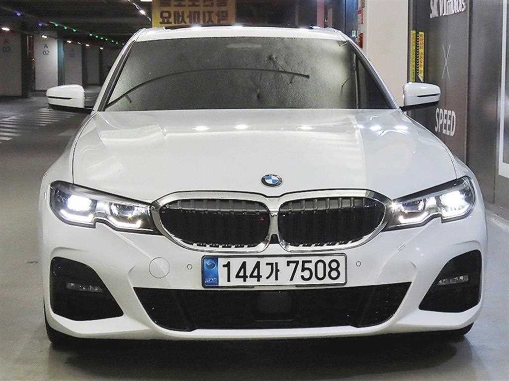 BMW 3시리즈 320i M 스포츠 사진 2/20