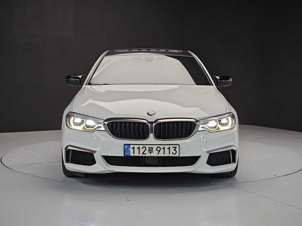 BMW 5시리즈 M550d xDrive 사진 2/17