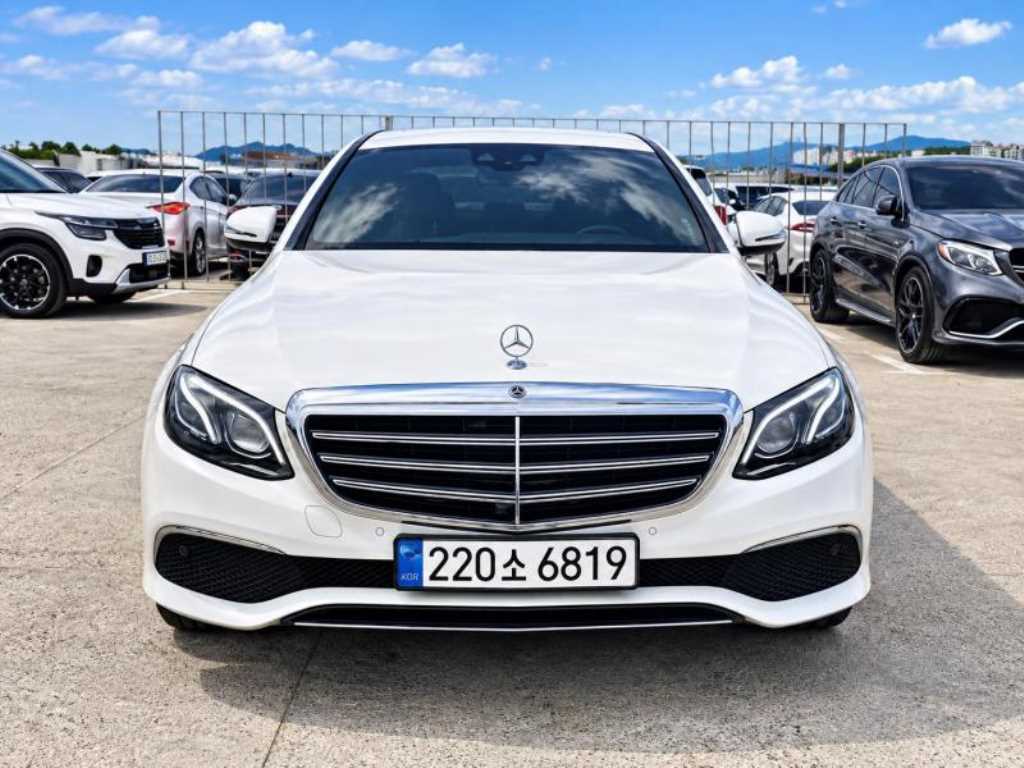 벤츠 E 클래스 E300 4MATIC 아방가르드 사진 2/20