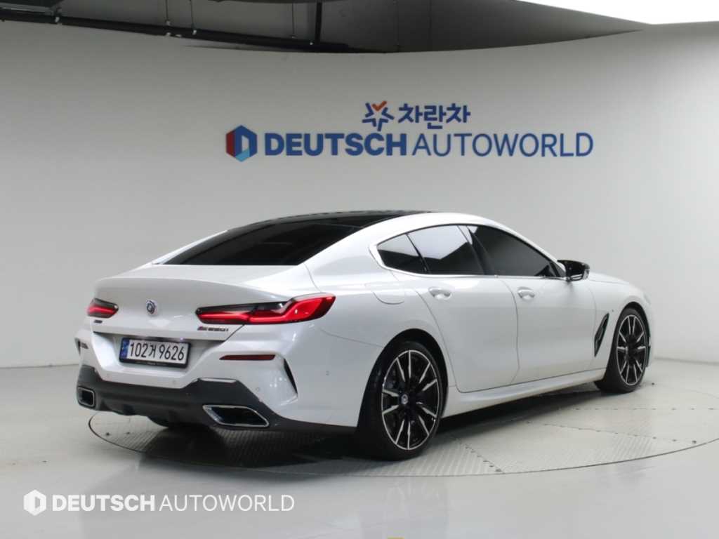 BMW 8시리즈 M850i xDrive 그란 쿠페 사진 2/20