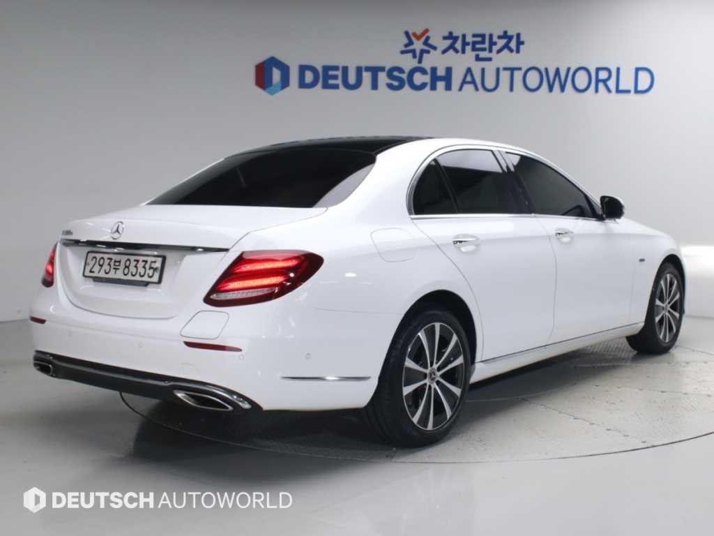벤츠 E 클래스 E300e 익스클루시브 사진 2/20