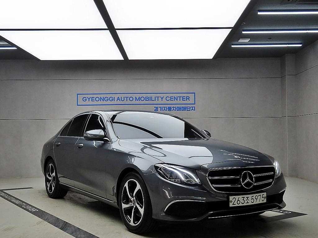 벤츠 E 클래스 E250 아방가르드 사진