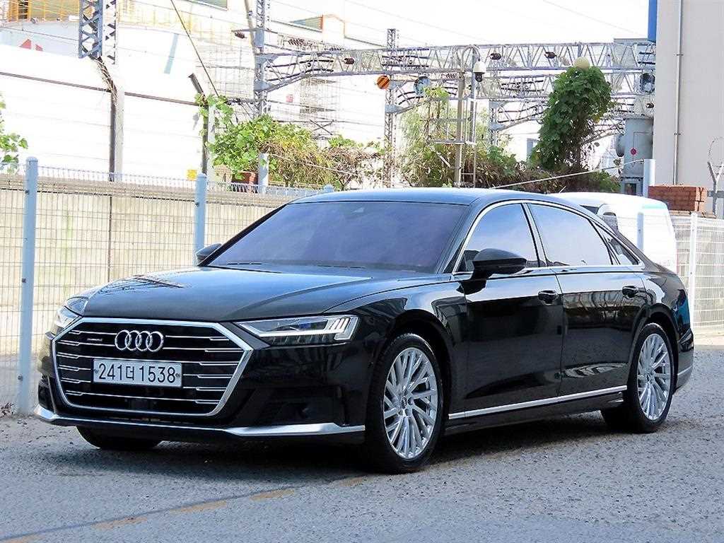 아우디 A8 55 TFSI 콰트로 LWB 사진