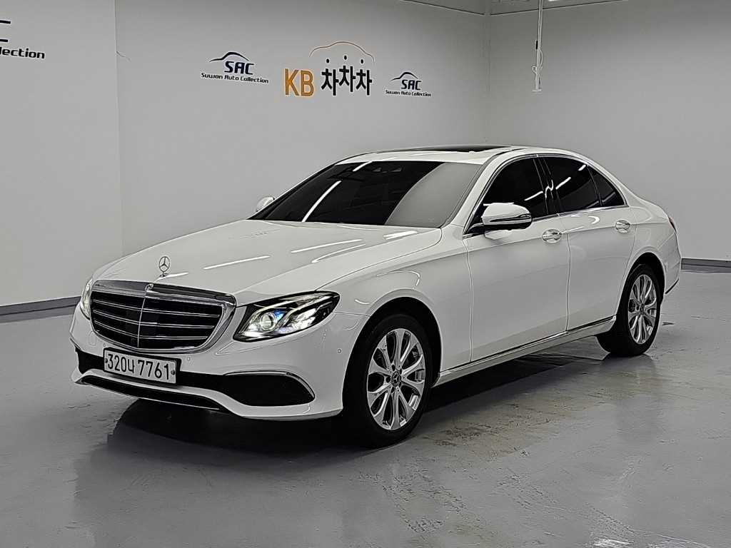 벤츠 E 클래스 E300 4MATIC 익스클루시브 사진