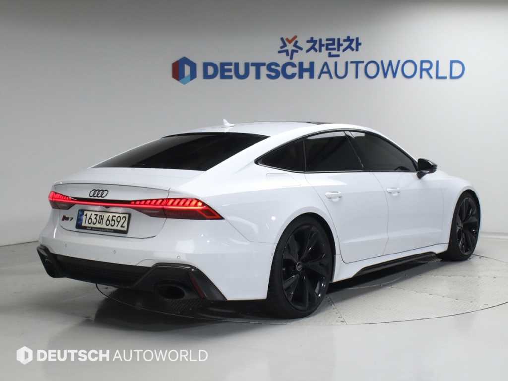 아우디 RS7 4.0 TFSI 콰트로 사진 2/20