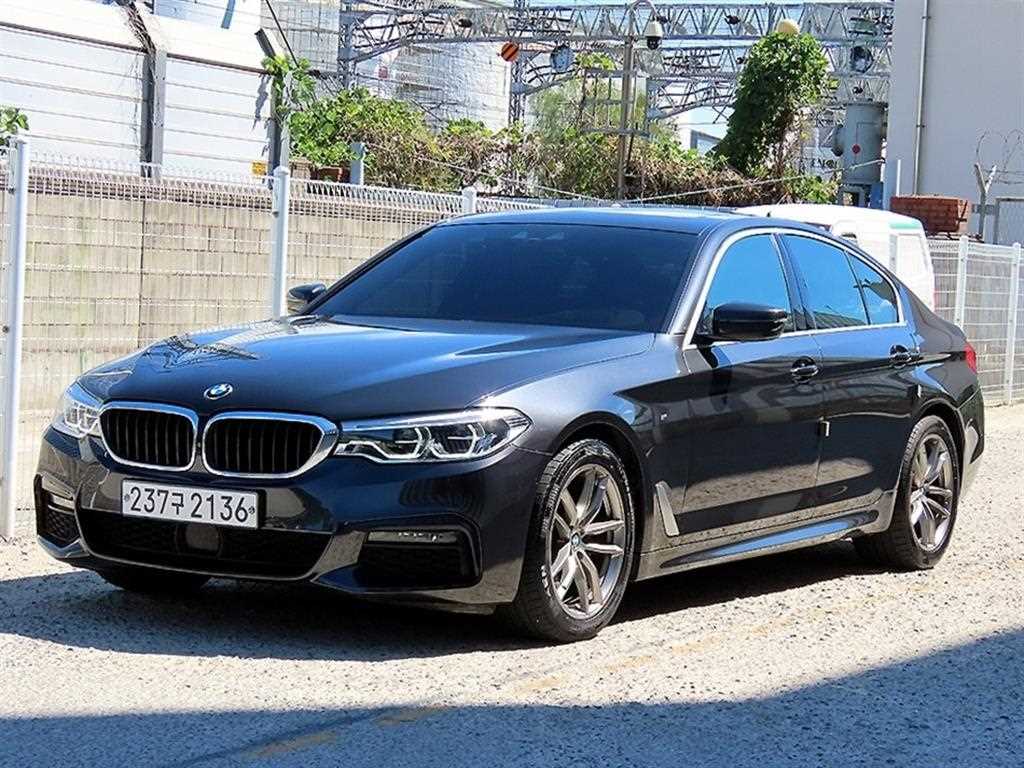 BMW 5시리즈 520d M 스포츠 플러스 사진