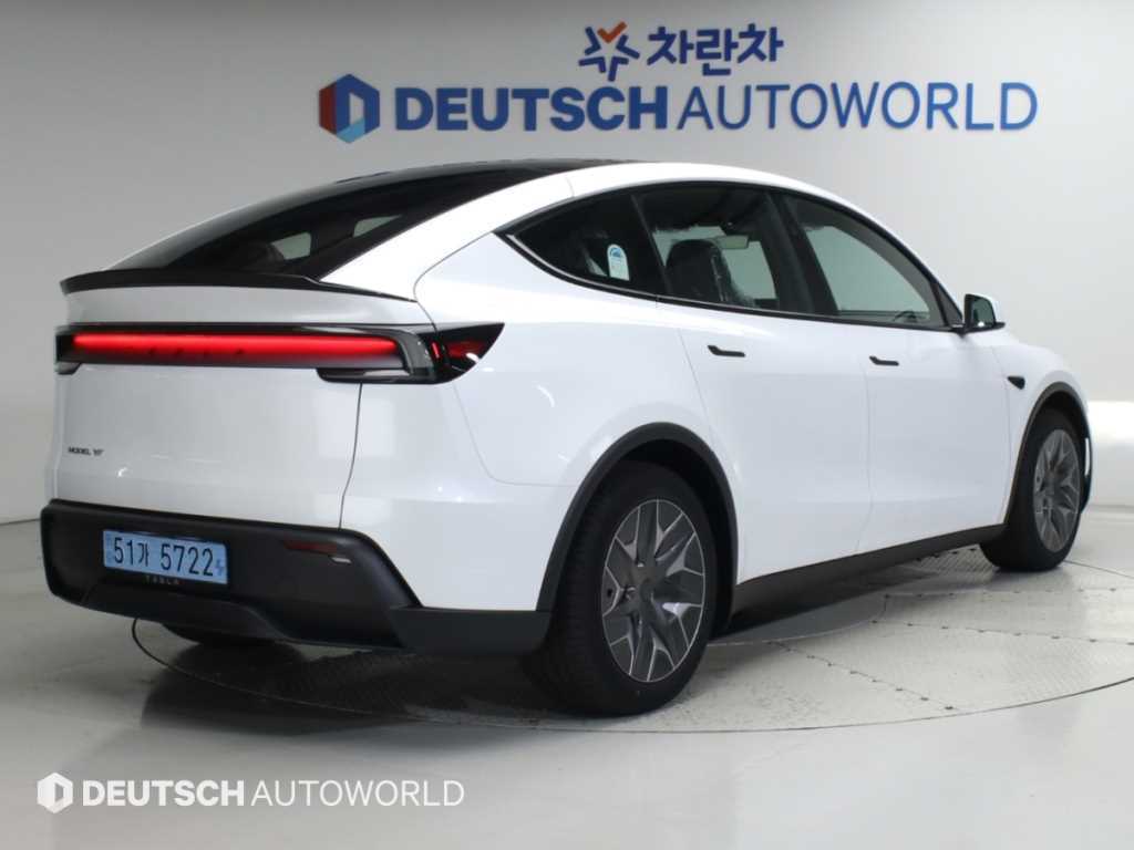 테슬라 모델 Y L 사진 2/20
