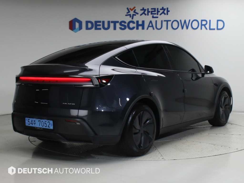 테슬라 모델 Y 프리미엄 롱 레인지 사진 2/20