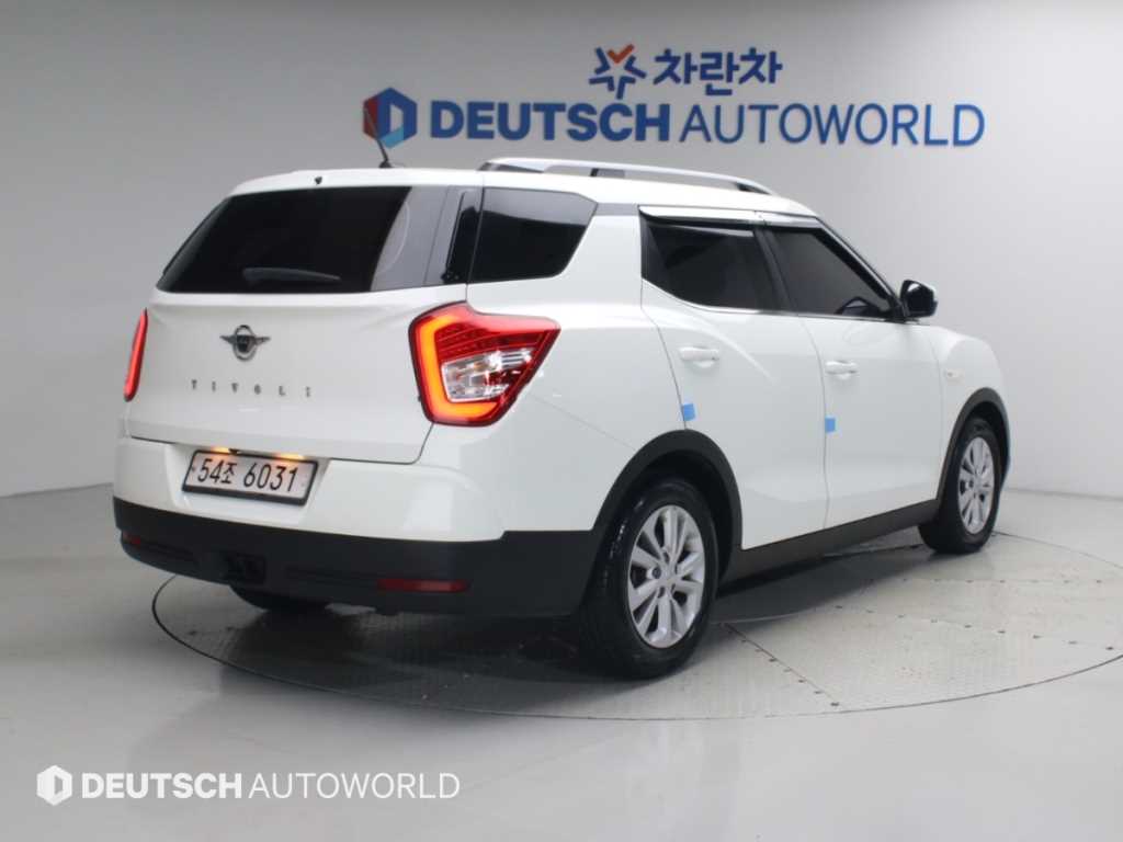 KGM 티볼리 2WD 디젤 1.6 AX 사진 2/20