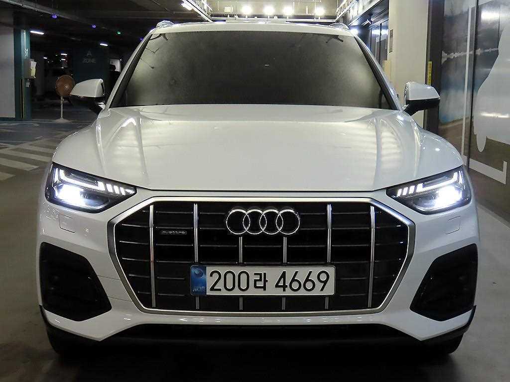 아우디 Q5 45 TFSI 콰트로 스포트백 사진 2/20