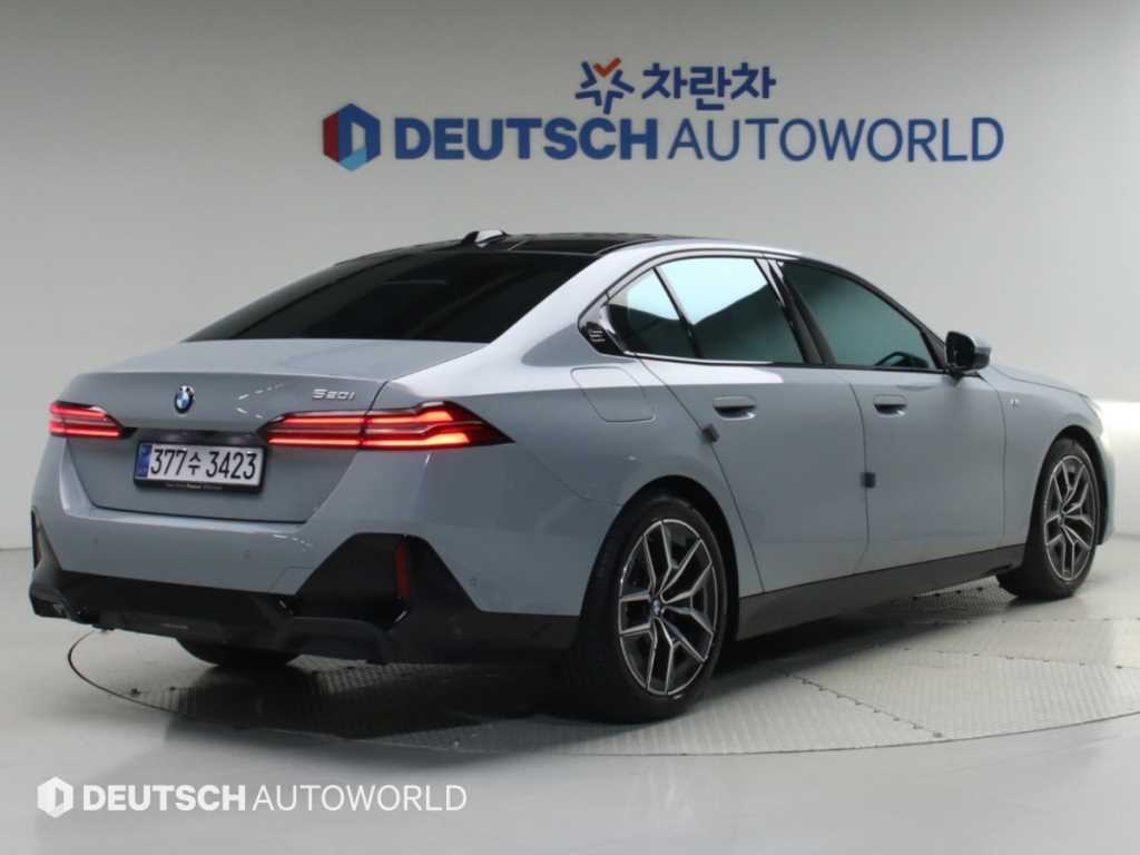 BMW 5시리즈 520i 기본형 사진 2/20