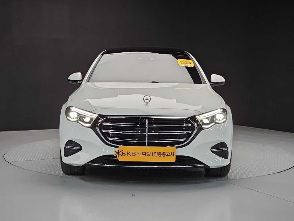 벤츠 E 클래스 E300 4MATIC 익스클루시브 사진 2/19