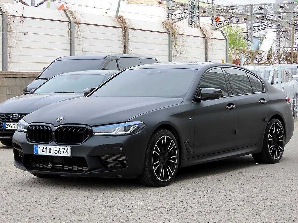 BMW 5시리즈 530i xDrive M 스포츠 플러스 사진 2/20