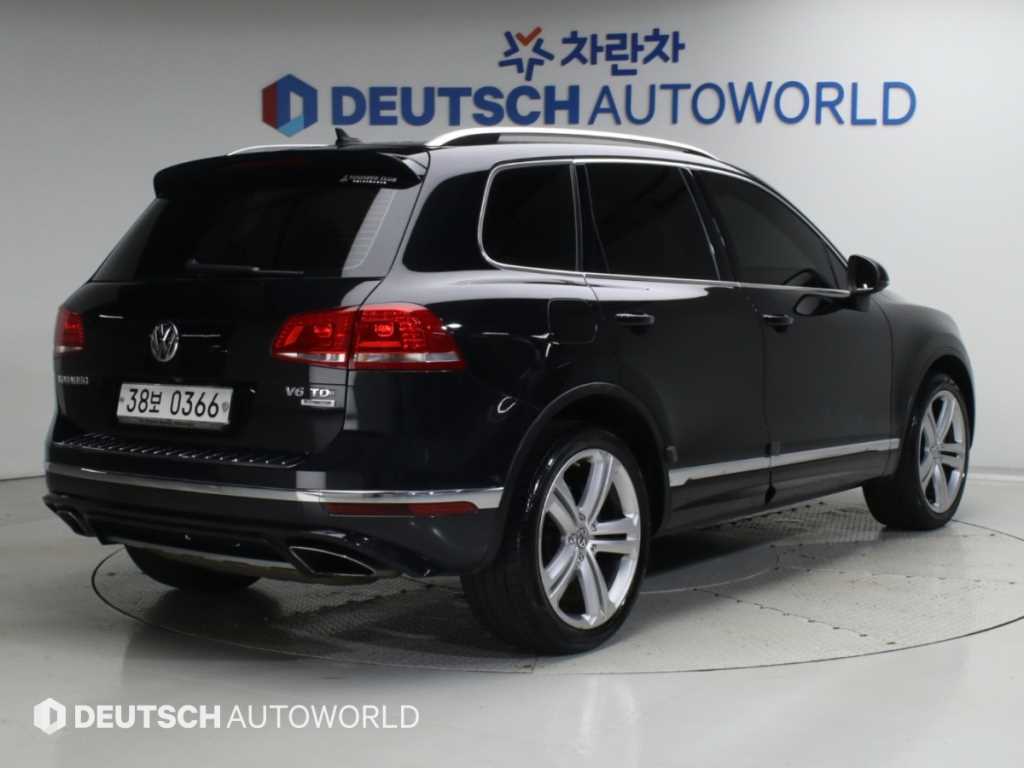 폭스바겐 투아렉 V6 3.0 TDI R-LINE 사진 2/20
