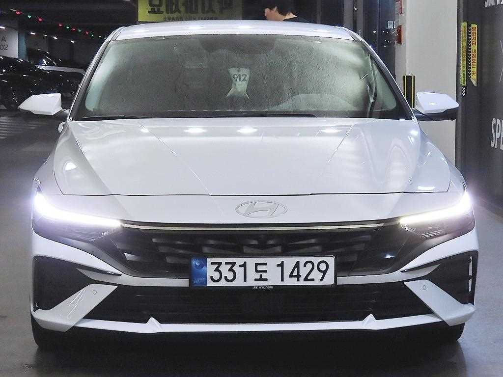 현대 아반떼 1.6 가솔린 인스퍼레이션 사진 2/20