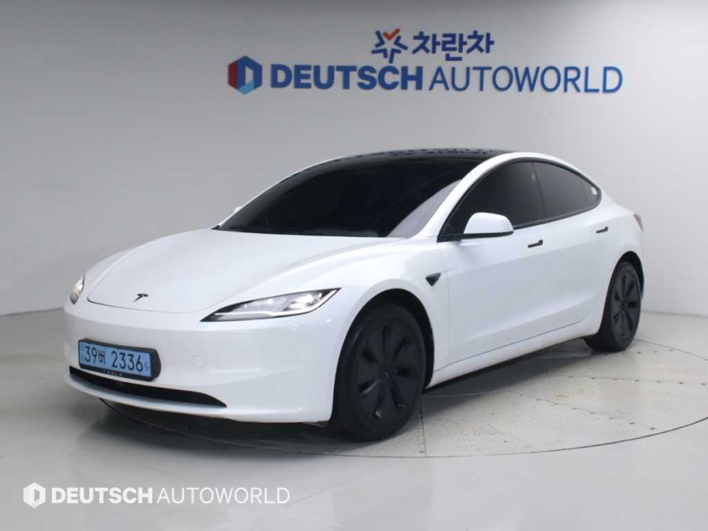 테슬라 모델 3 프리미엄 롱 레인지 사진