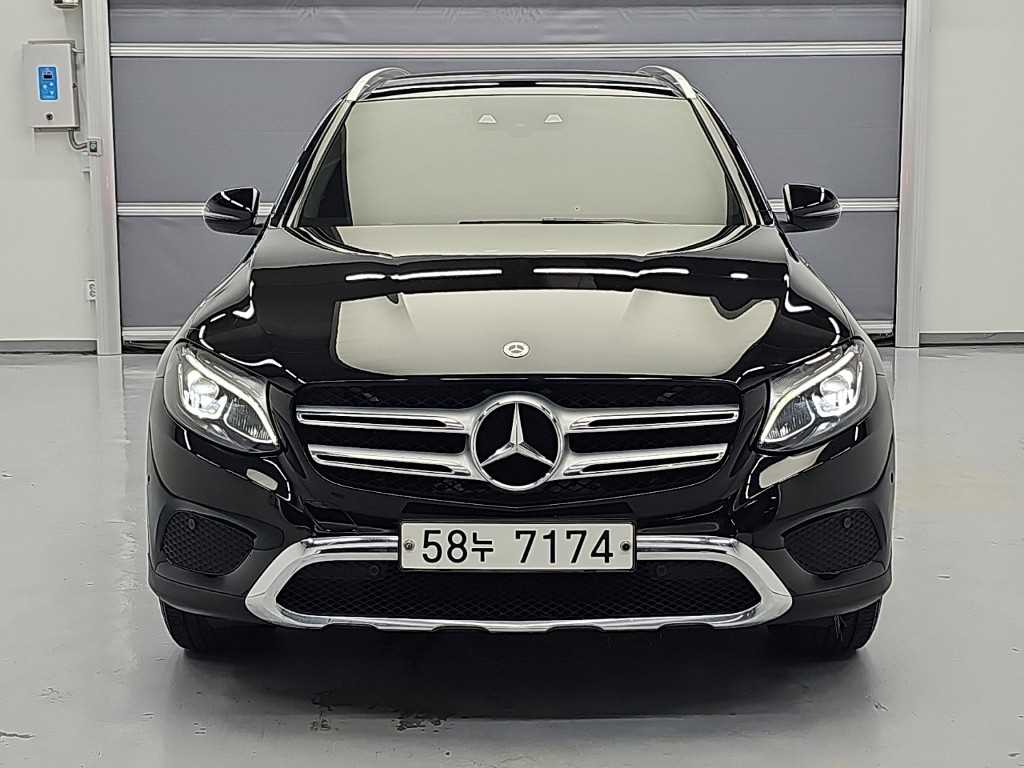 벤츠 GLC 클래스 GLC 220 d 4MATIC 사진 2/19