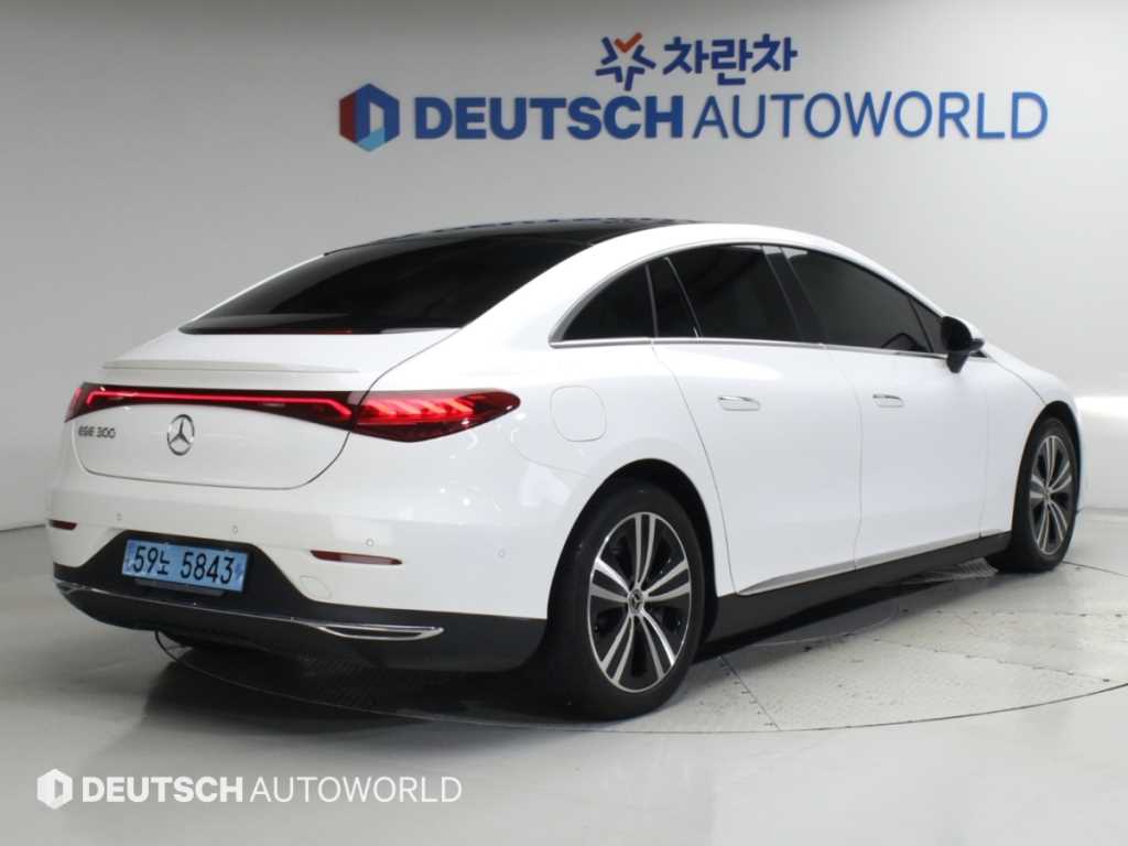 벤츠 EQE 300 사진 2/20