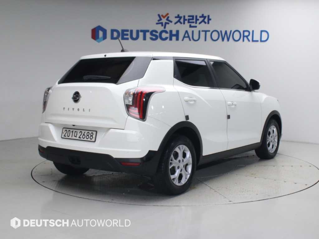 KGM 티볼리 2WD 디젤 1.6 V1 사진 2/20